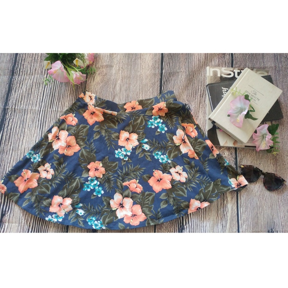 💜Final SALE💜NWT Aeropostale Blue Floral Skirt
